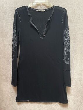 Mur Mur Le Fleur Black Bling Henley Dress